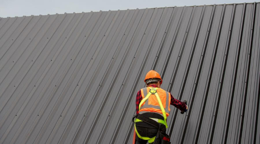 Expert top industrial roofings services in Raymond, IL